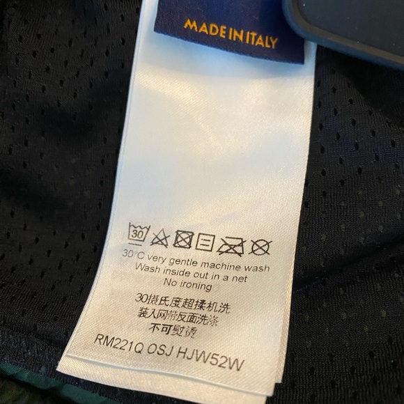 Authentic ~ Louis Vuitton Monogram Swim Shorts - Picture 10 of 12